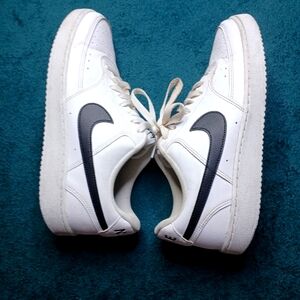 Nike Court vision low shoes size 9